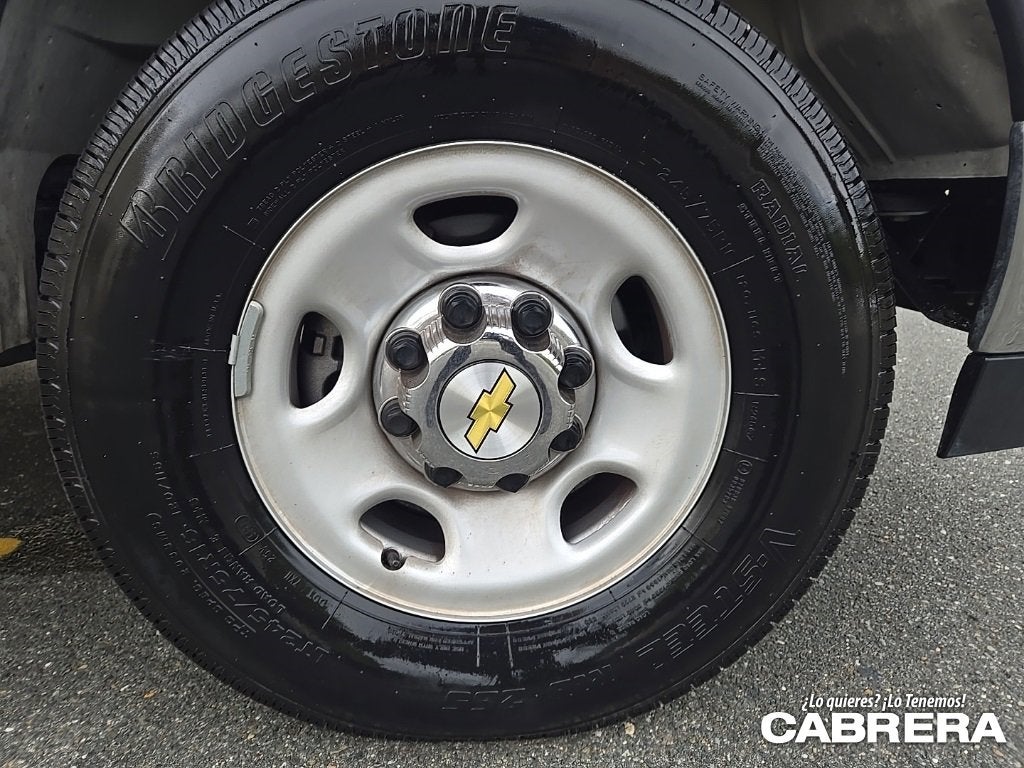 2024 Chevrolet Express Passenger 3500 1LT