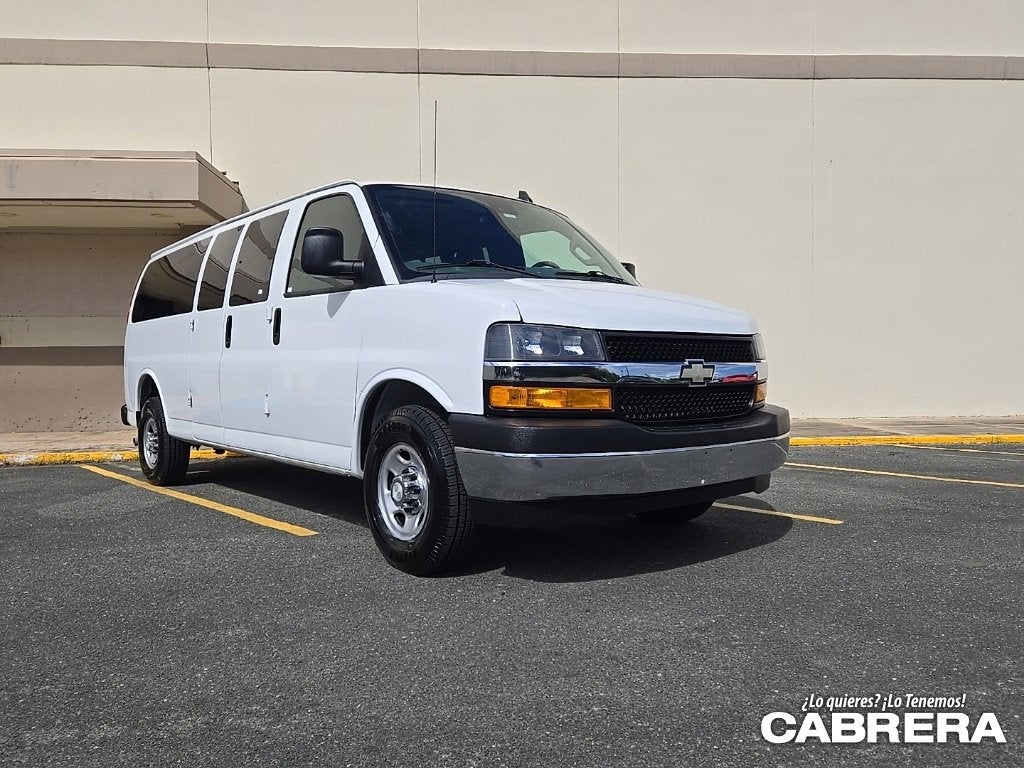 2020 Chevrolet Express Passenger 3500 1LT