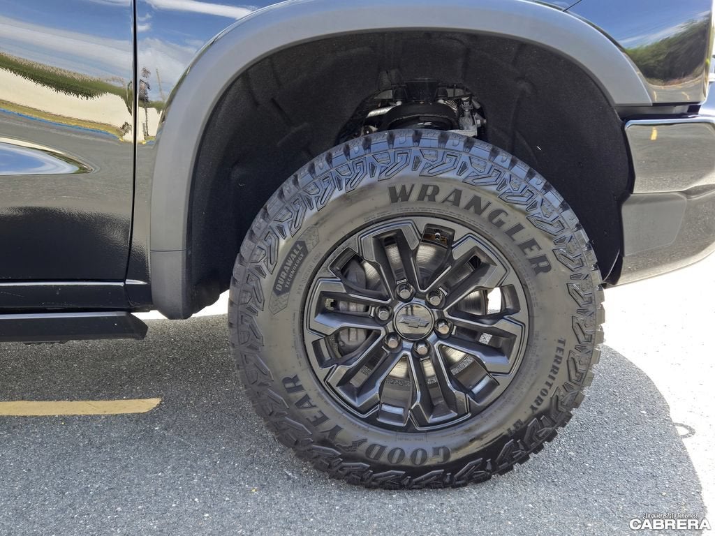 2025 Chevrolet Silverado 1500 ZR2