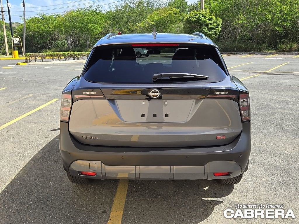 2025 Nissan Kicks SR