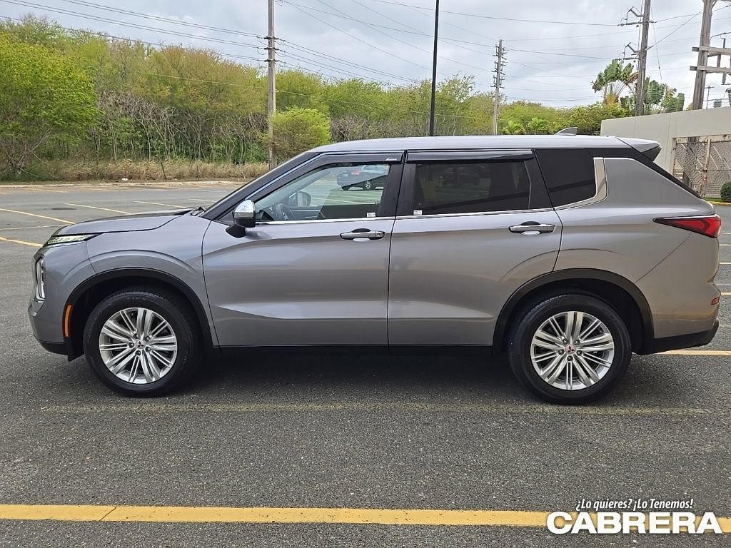 2022 Mitsubishi Outlander ES
