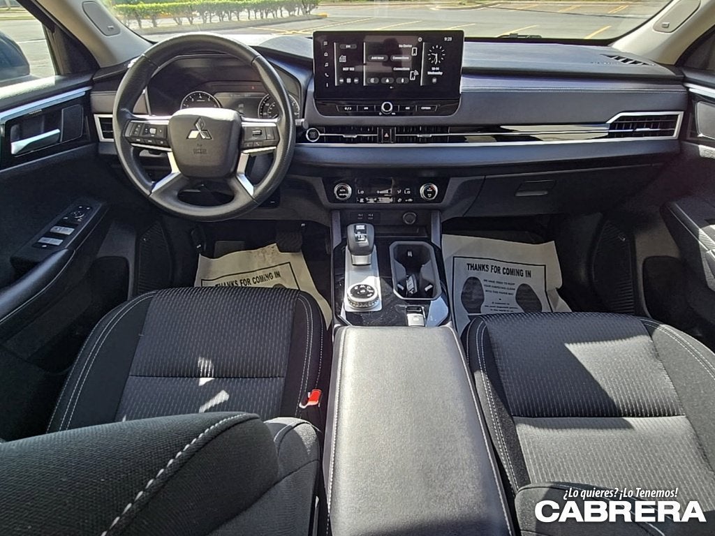 2025 Mitsubishi Outlander ES
