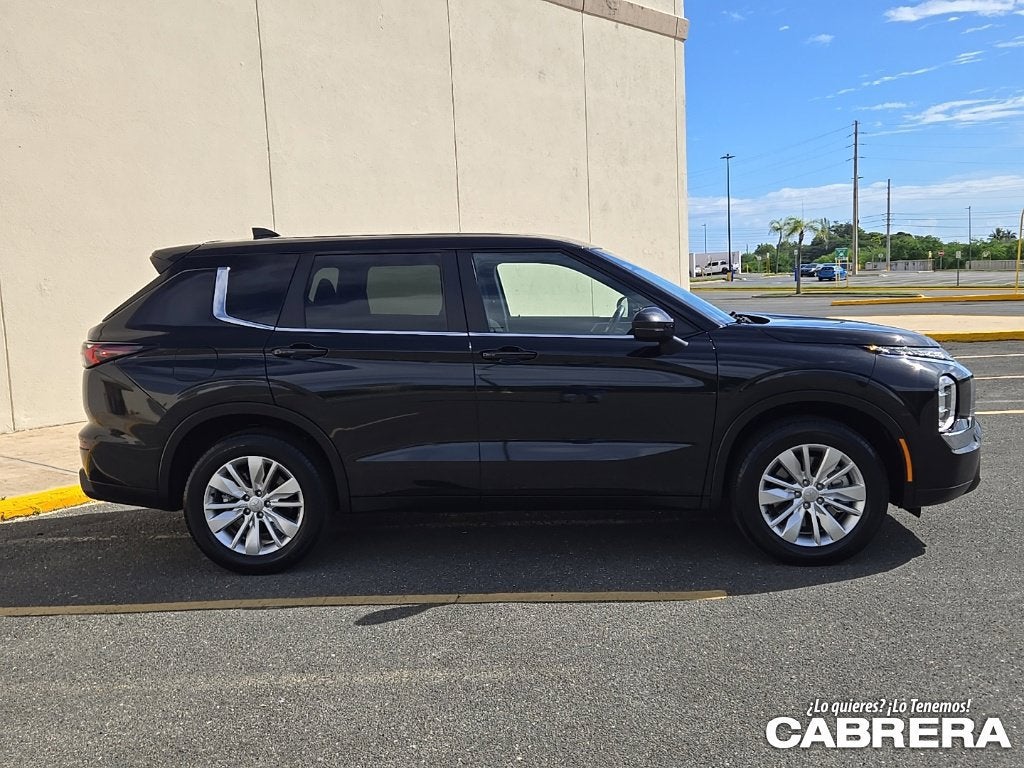 2025 Mitsubishi Outlander ES