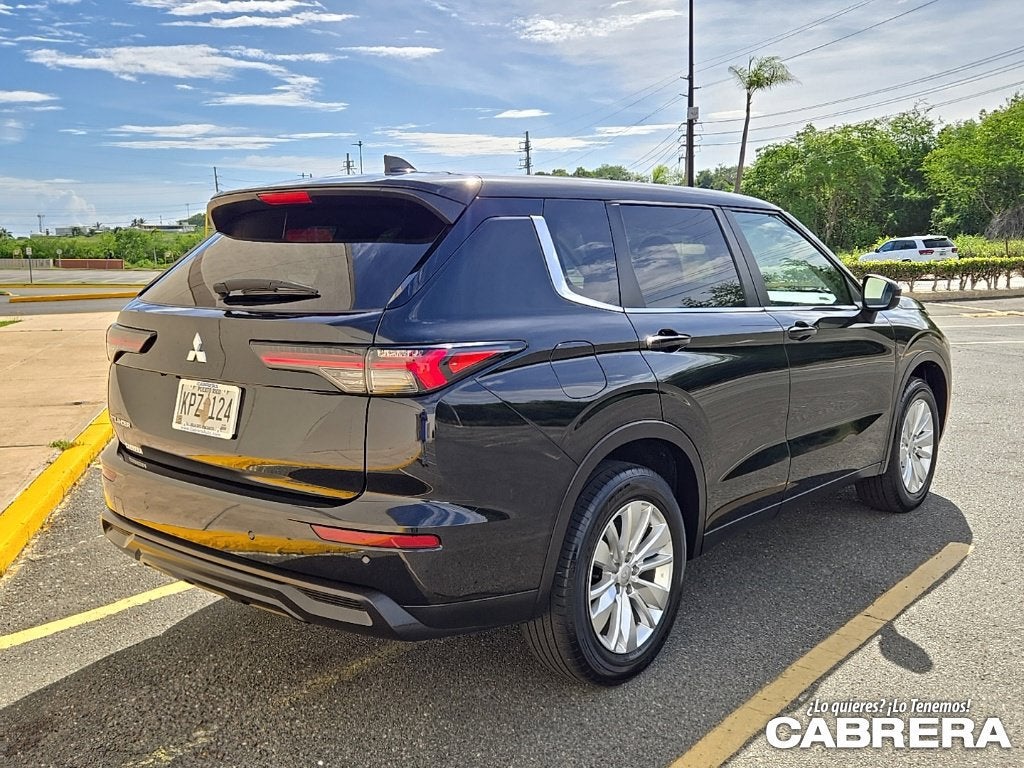 2025 Mitsubishi Outlander ES