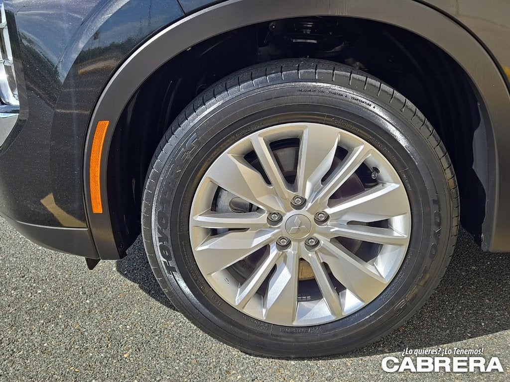 2025 Mitsubishi Outlander ES
