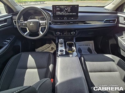 2026 Mitsubishi Outlander ES