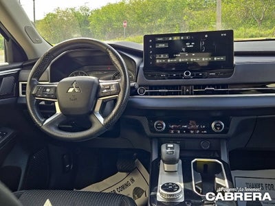 2026 Mitsubishi Outlander ES