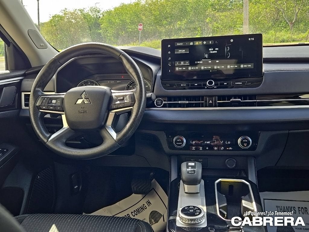 2026 Mitsubishi Outlander ES