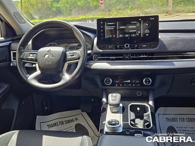 2026 Mitsubishi Outlander ES