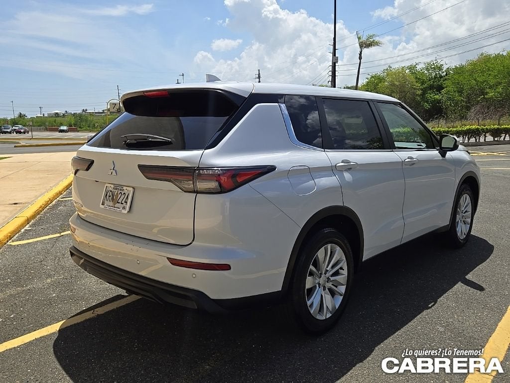 2026 Mitsubishi Outlander ES