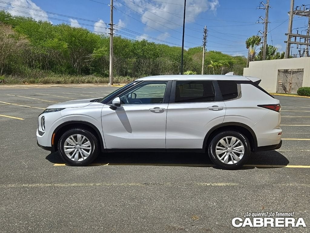 2026 Mitsubishi Outlander ES