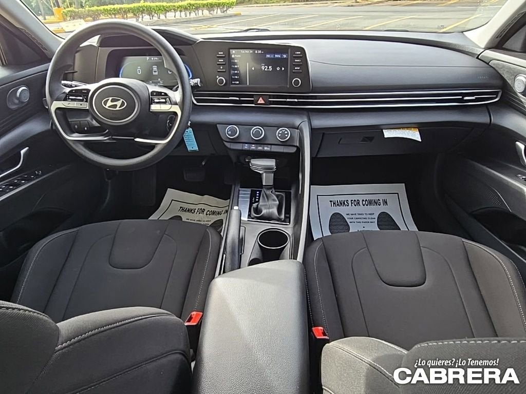 2025 Hyundai Elantra SE