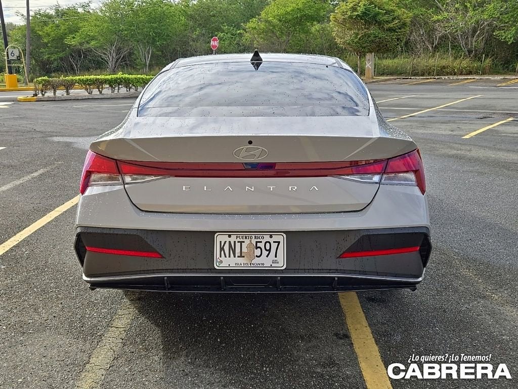 2025 Hyundai Elantra SE