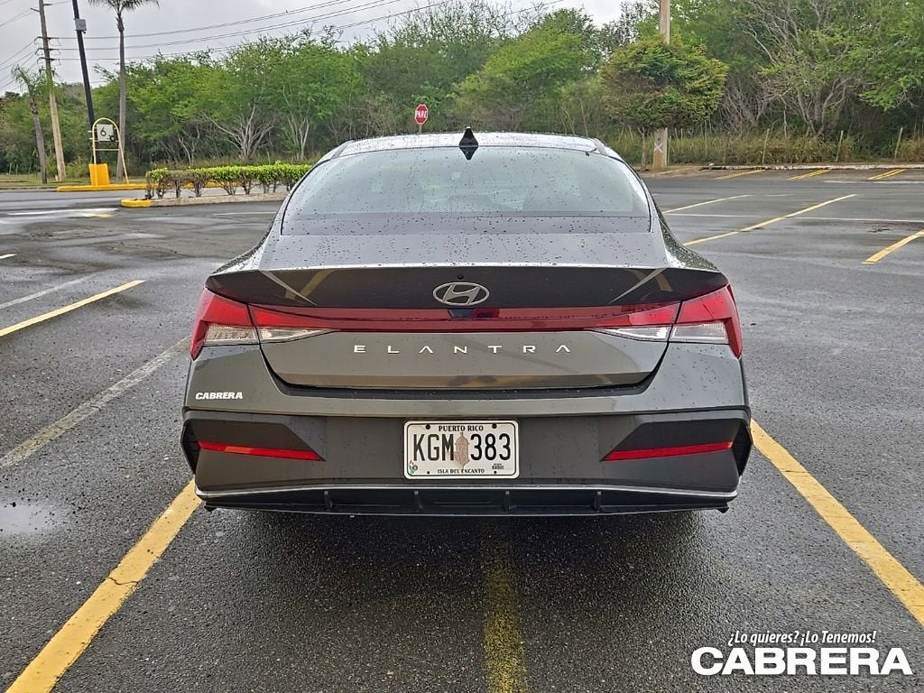 2024 Hyundai Elantra SE