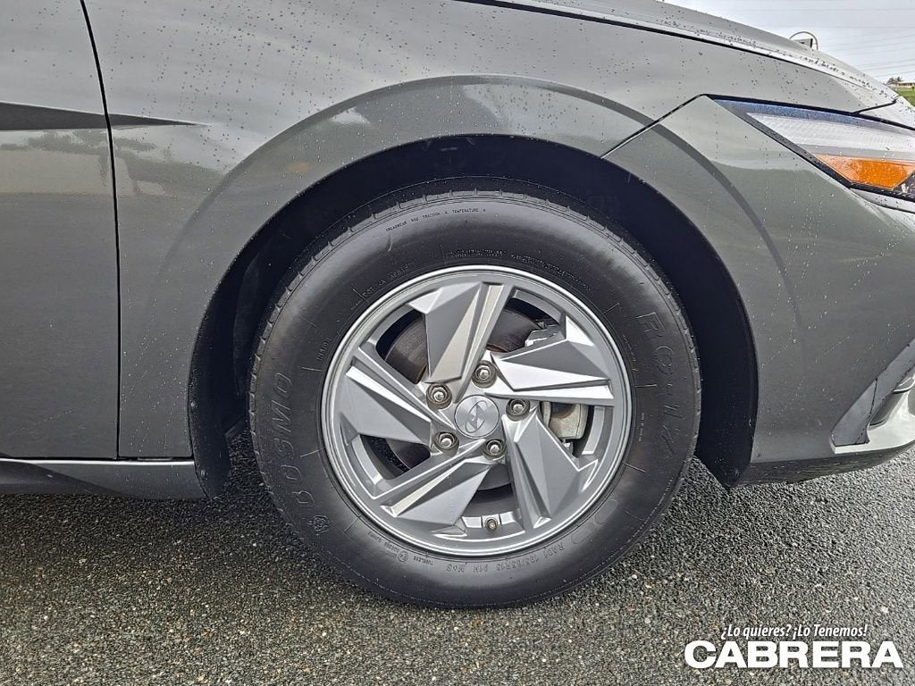 2024 Hyundai Elantra SE