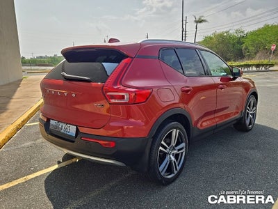 2019 Volvo XC40 Momentum