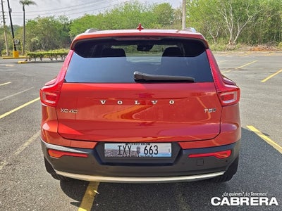 2019 Volvo XC40 Momentum